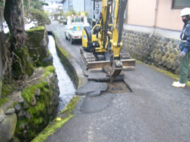 三代寺地内水路修繕工事