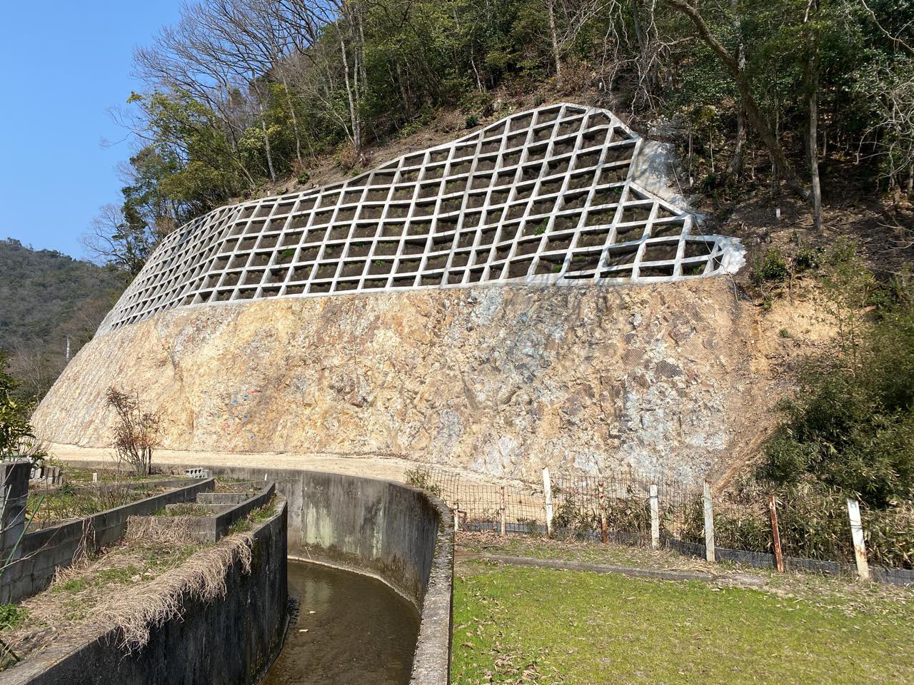 卯垣四丁目地区急傾斜地崩壊対策工事(2工区)